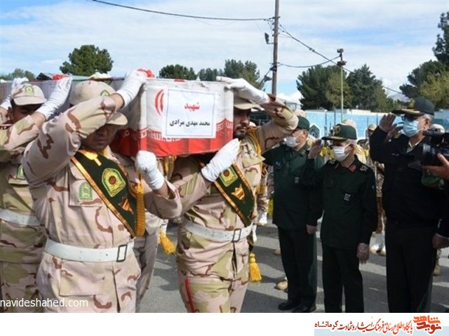 پیکر سرباز شهید مدافع وطن در کرمانشاه تشییع شد