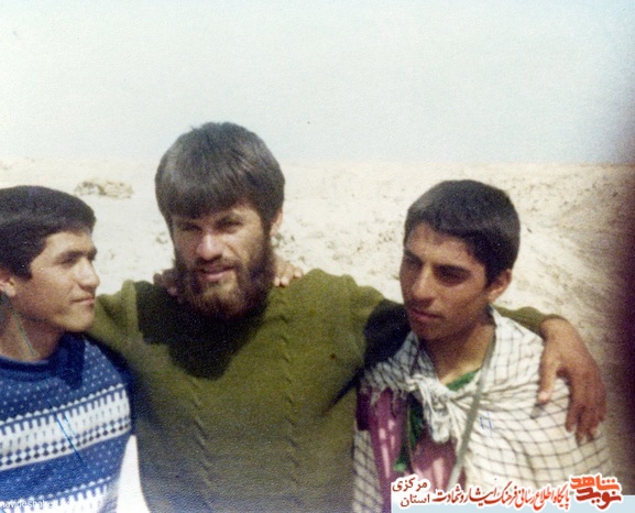 از چپ: شهید بهرام اسماعیلی - مهرداد اورنگ- حسین شکیبا