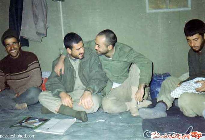 از چپ: شهید محمد کریمی - مجید نیکپور - سعید جواهری پور - جلیل رضایی