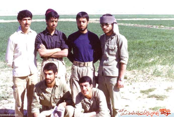 از چپ: ایستاده: مجتبی حبیبی - غلام وردی - سعید گلمحمدی نشسته: احمد آزاد - محمد نجفی