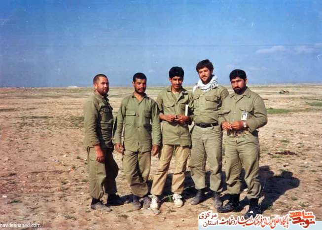از چپ: محمدحسن لقایی - حسنعلی سرخیل - جواد سرخیل - یوسف نورزادگان - گلمحمد القاسی- گل مراد القاسی