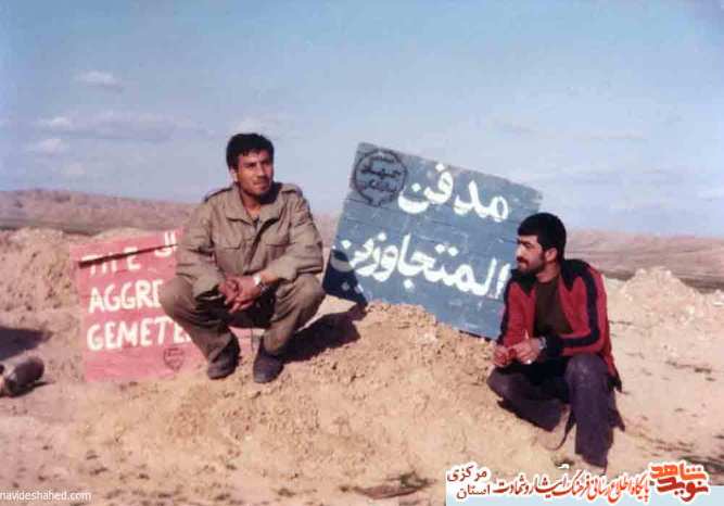 نفر سمت چپ: علی احمدی نژاد