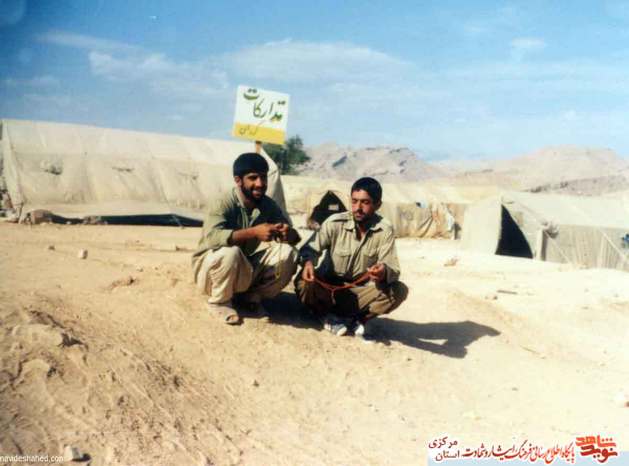 شخص سمت راست : شهید محمد قضات1365  