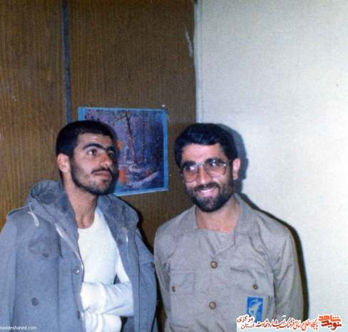 شخص سمت راست : عباس سمیعی