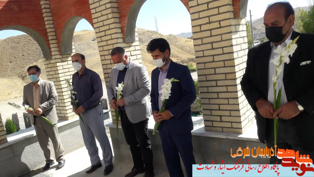 گزارش تصویری| در هفته تعاون، گلزار شهدا بستان آباد غبار روبی شد