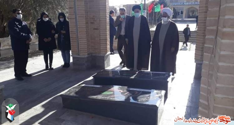 گزارش تصویری/ ادای احترام رئیس جمهور و هیئت دولت به مقام شامخ شهدای زنجان