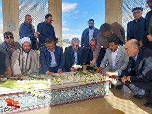 ادای احترام به مقام شامخ شهدا در  شهر نیم ور