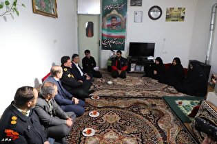 دیدار مسئولان استان مرکزی با خانواده شهید امنیت...