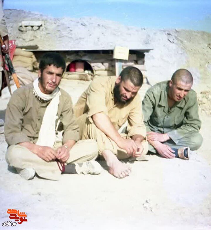 عکسی از سادگی و ایمان؛ یادگاری از سه برادر اوجاری در دفاع مقدس