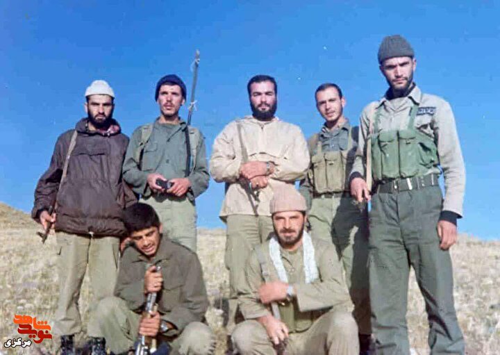 روایت یک قاب ماندگار از مردان مخابرات و فرماندهی گردان علی‌ابن‌ابیطالب(ع)