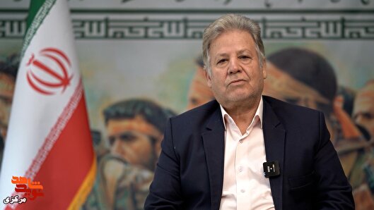 در جبهه فرمانده و سرباز فرقی با هم نداشتند
