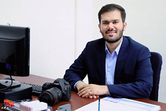 عکاس-خبرنگاری که روایت ایثار را در قاب تصویر ثبت می‌کند