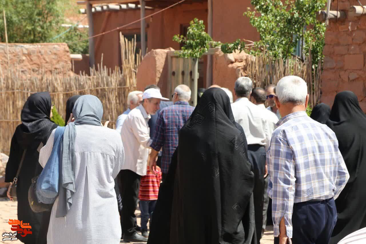 تصاویری از آیین گرامیداشت سالروز ورود آزادگان سرافراز به میهن در تبریز تصاویری از آیین گرامیداشت سالروز ورود آزادگان سرافراز به میهن در تبریز