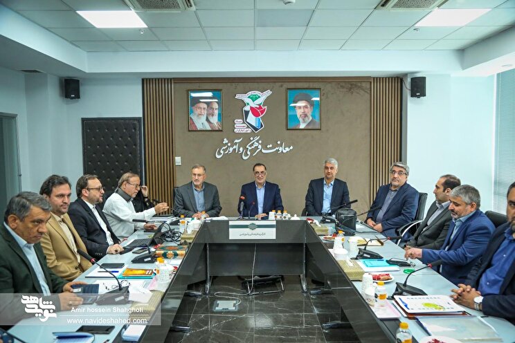 عکس/ نشست رئیس بنیاد شهید و امور ایثارگران با مدیران معاونت فرهنگی و آموزشی