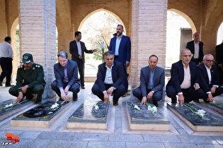 تجدید میثاق مسئولان استان مرکزی با شهدای شهرستان...