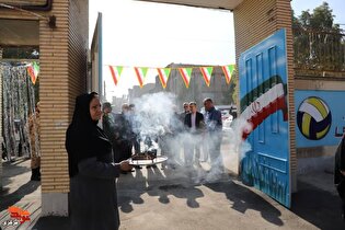 رونمایی از تابلوی جدید مدرسه شاهد نیایش مزین به...