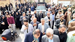 پیکر مطهر شهیده نصرت افتخاری در گلزار شهدای زاهدان...
