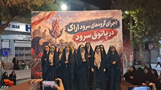 طنین سرودهای حماسی نوجوانان در میدان شهدای اراک