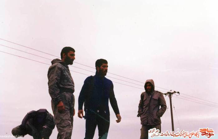 از چپ: شهید حسین غیاث آبادی -محمد پولادوند