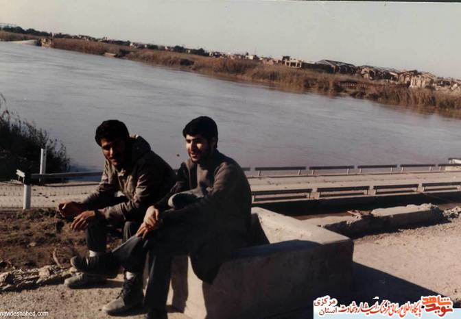 از چپ: سردار حسین قربانی - علی اکبر کریمی