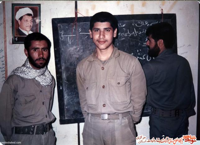از چپ: شهید ذبیح اله احمدی - علی اکبر کریمی - ساریخانی