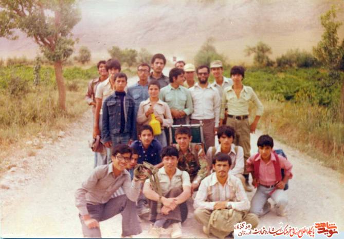 کوه مودر اراک بهار 1357 - اعضای انجمن اسلامی دانش آموزان دبیرستان مجیدی