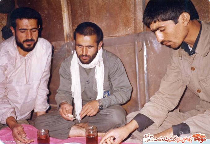 نفر وسط: محمد بهرامی
