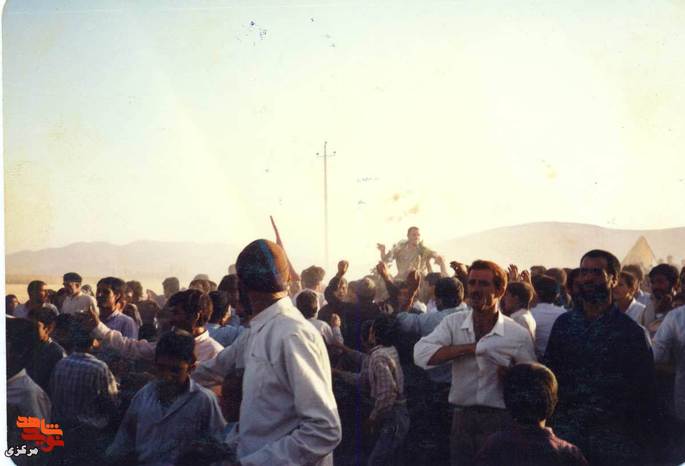 مراسم استقبال از آزاده سرافراز مجید قاسمی روستای ده چال - 1369
