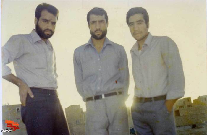 سمت راست: شهید حسن برکوک تبار