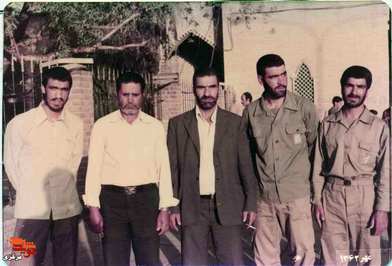 از چپ: محمد داودآبادی - گنجی - حسین داودآبادی - شهید غضنفر داود آبادی - حمیدرضا داودآبادی