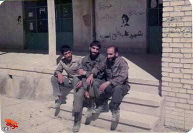 از راست: صادق کاظمی- شهید نظامعلی فتحی - سید حسین طبائی