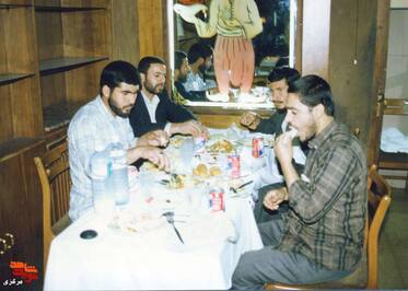 از چپ: اسمعیل شعبانی - محمد شریفی - نبی الله غریبی - علیرضا عبدی