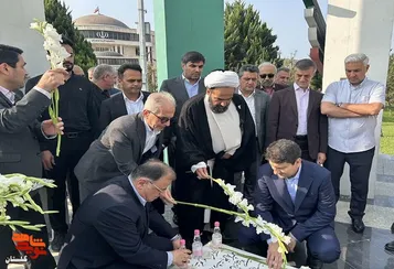 شهدا، الگو‌های ماندگار خدمت به مردم هستند