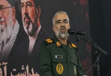 سردار حسینی: جنگ با ایران مشت آمریکا در حوزه نظامی را باز کرد